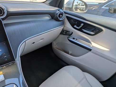 New 2026 Mercedes-Benz GLC 300 image 18