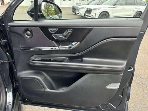 Certified 2021 Lincoln Corsair Reserve w/ Equipment Group 201A image 16