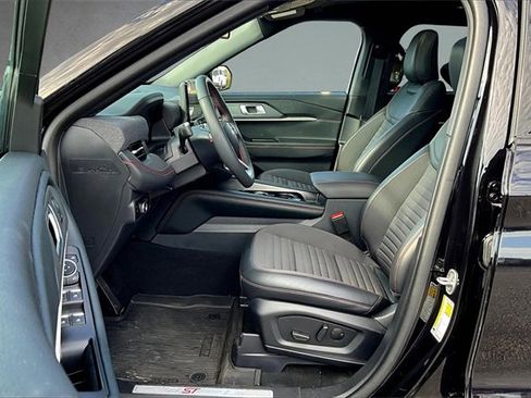 New 2025 Ford Explorer ST-Line w/ Premium Package image 9