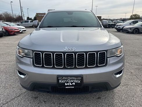 Used 2017 Jeep Grand Cherokee Laredo w/ Quick Order Package 23E AWD/4WD image 4