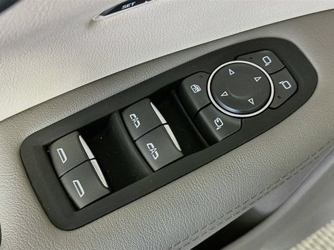 Used 2025 Cadillac XT5 Premium Luxury w/ Technology Package FWD image 21