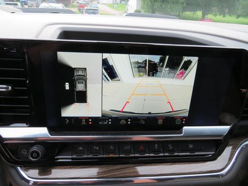 Used 2024 Chevrolet Silverado 1500 LT Trail Boss w/ LT Trail Boss Premium Package image 10