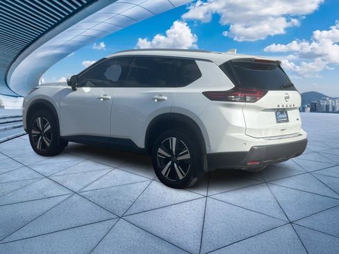 Used 2024 Nissan Rogue SL image 7