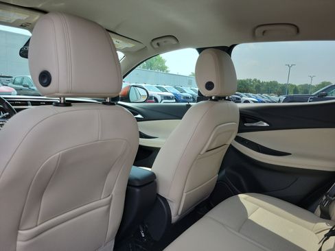 Used 2020 Buick Encore GX Preferred w/ Cold Weather Comfort Package FWD image 14