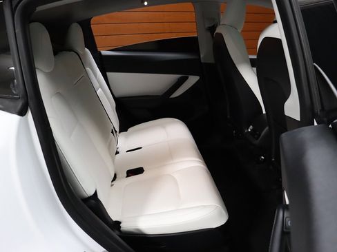 Used 2021 Tesla Model Y Long Range image 53