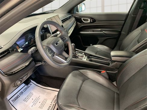 Used 2024 Jeep Compass Trailhawk image 9