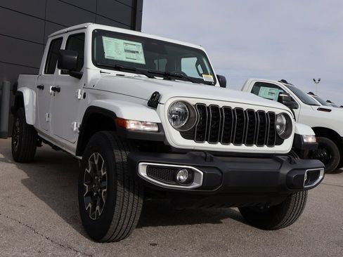 New 2026 Jeep Gladiator Sport AWD/4WD image 6