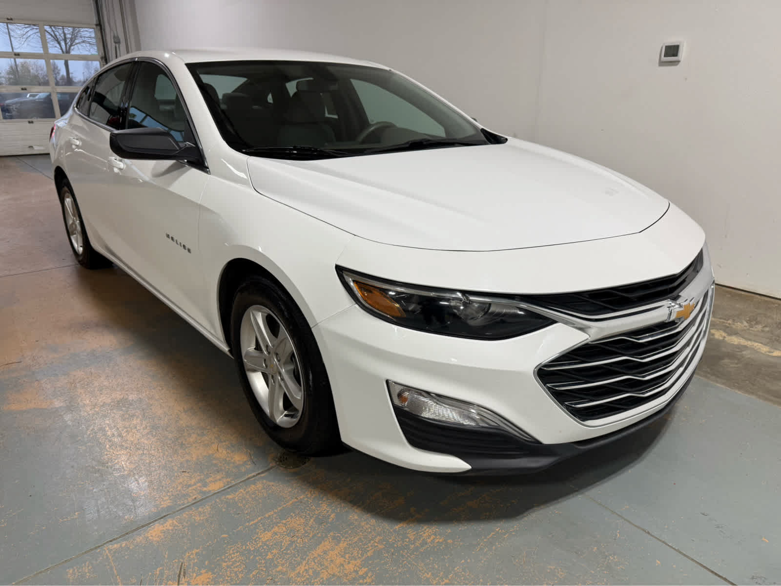 Used 2022 Chevrolet Malibu LS FWD image 5