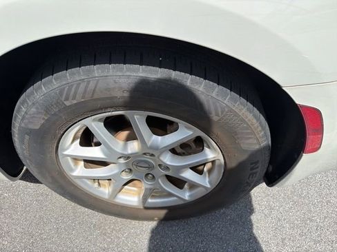 Used 2021 Chrysler Pacifica Touring-L FWD image 19