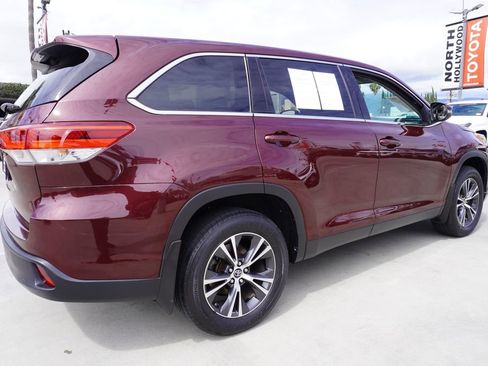 Used 2019 Toyota Highlander LE FWD image 7