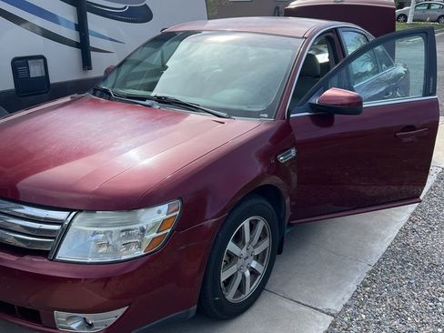 Used 2008 Ford Taurus SEL image 2