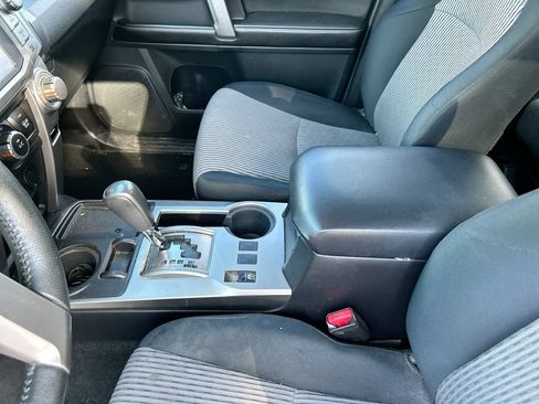 Used 2015 Toyota 4Runner SR5 RWD image 28
