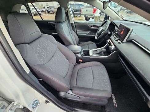 Used 2025 Toyota RAV4 XLE w/ Convenience Package FWD image 29