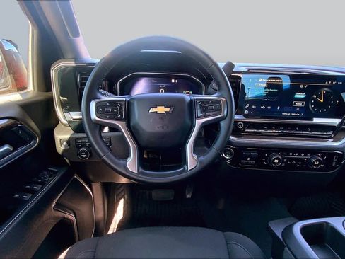 Used 2025 Chevrolet Silverado 1500 LT w/ Z71 Off-Road Package AWD/4WD image 6