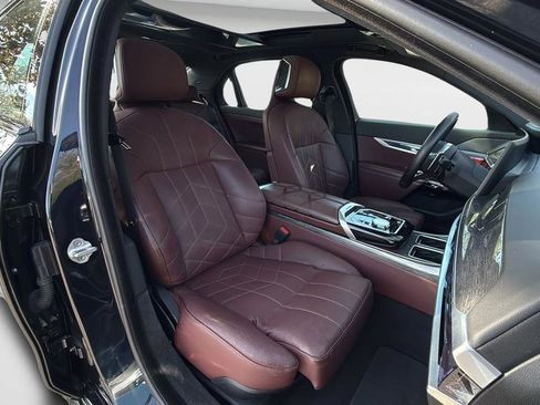 Certified 2023 BMW 740i image 18