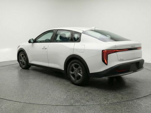 Used 2025 Kia K4 LXS image 6