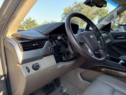 Used 2020 Chevrolet Suburban LT image 28