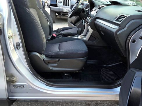 Used 2017 Subaru Forester 2.5i Premium AWD/4WD image 44