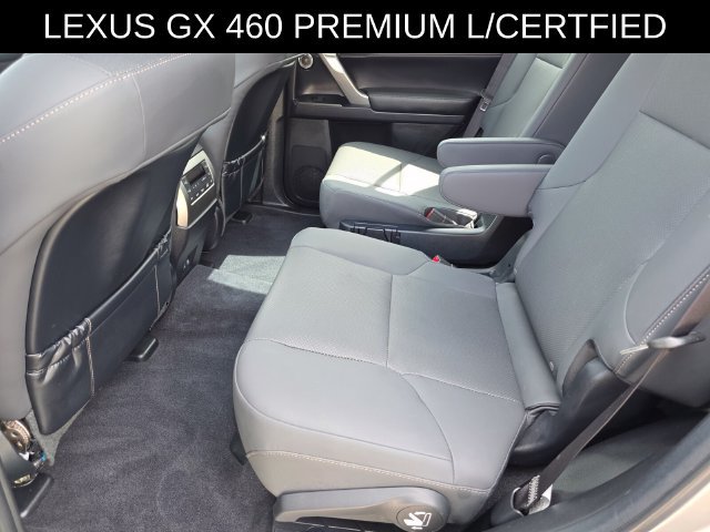Used 2023 Lexus GX 460 Premium w/ Accessory Package AWD/4WD image 18