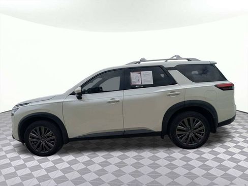 Used 2023 Nissan Pathfinder SL w/ SL Premium Package AWD/4WD image 6