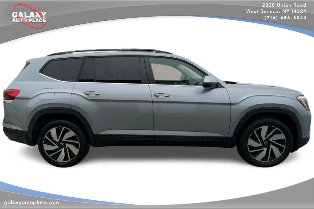 Used 2024 Volkswagen Atlas SE AWD/4WD image 4