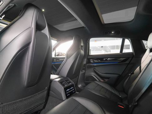 Certified 2025 Porsche Panamera 4S AWD/4WD image 16