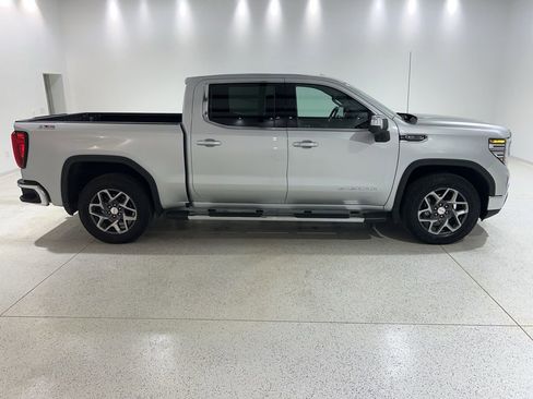 Used 2022 GMC Sierra 1500 SLT w/ SLT Premium Plus Package image 5