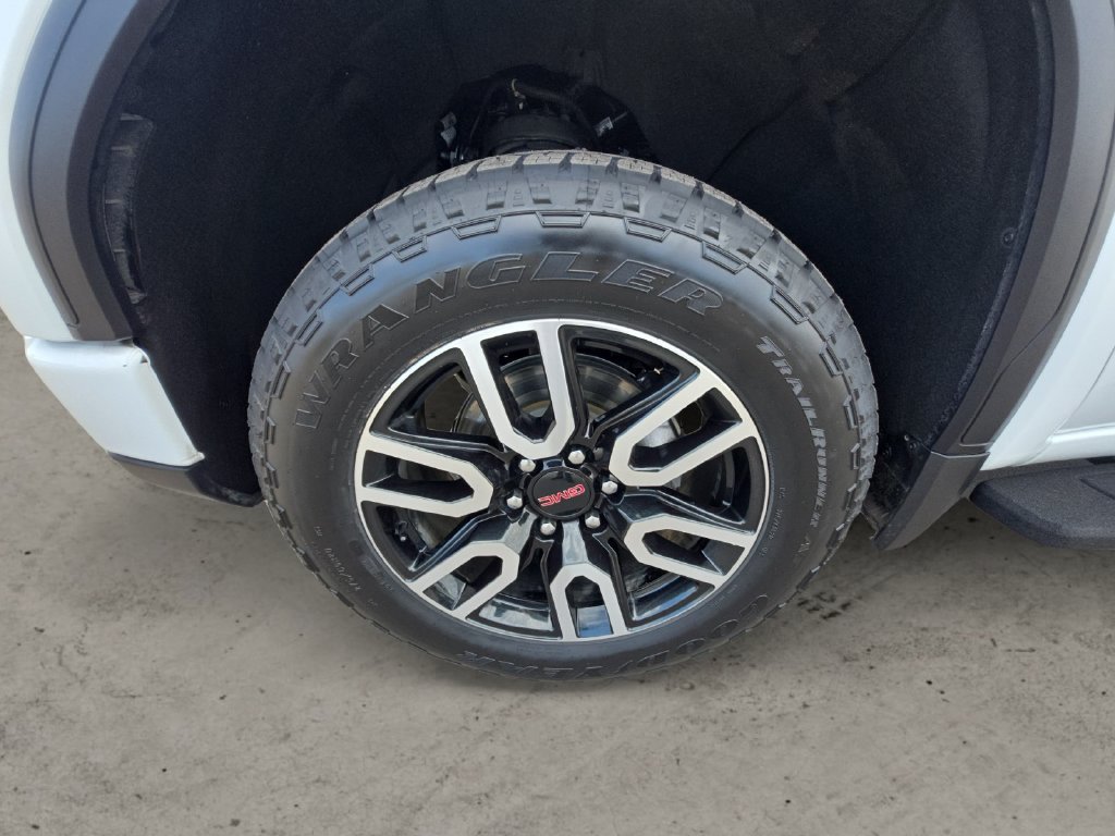 Certified 2025 GMC Sierra 1500 AT4 w/ AT4 Premium Package AWD/4WD image 13