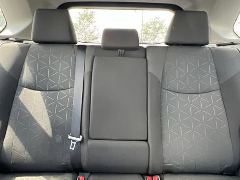 Used 2021 Toyota RAV4 XLE FWD image 27