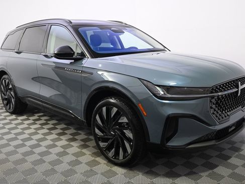 New 2026 Lincoln Nautilus Reserve image 8