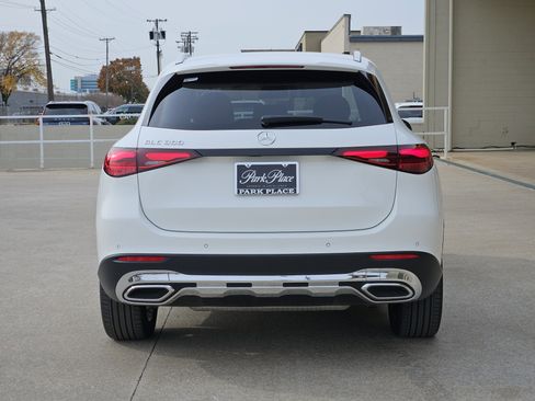 Certified 2025 Mercedes-Benz GLC 300 image 7