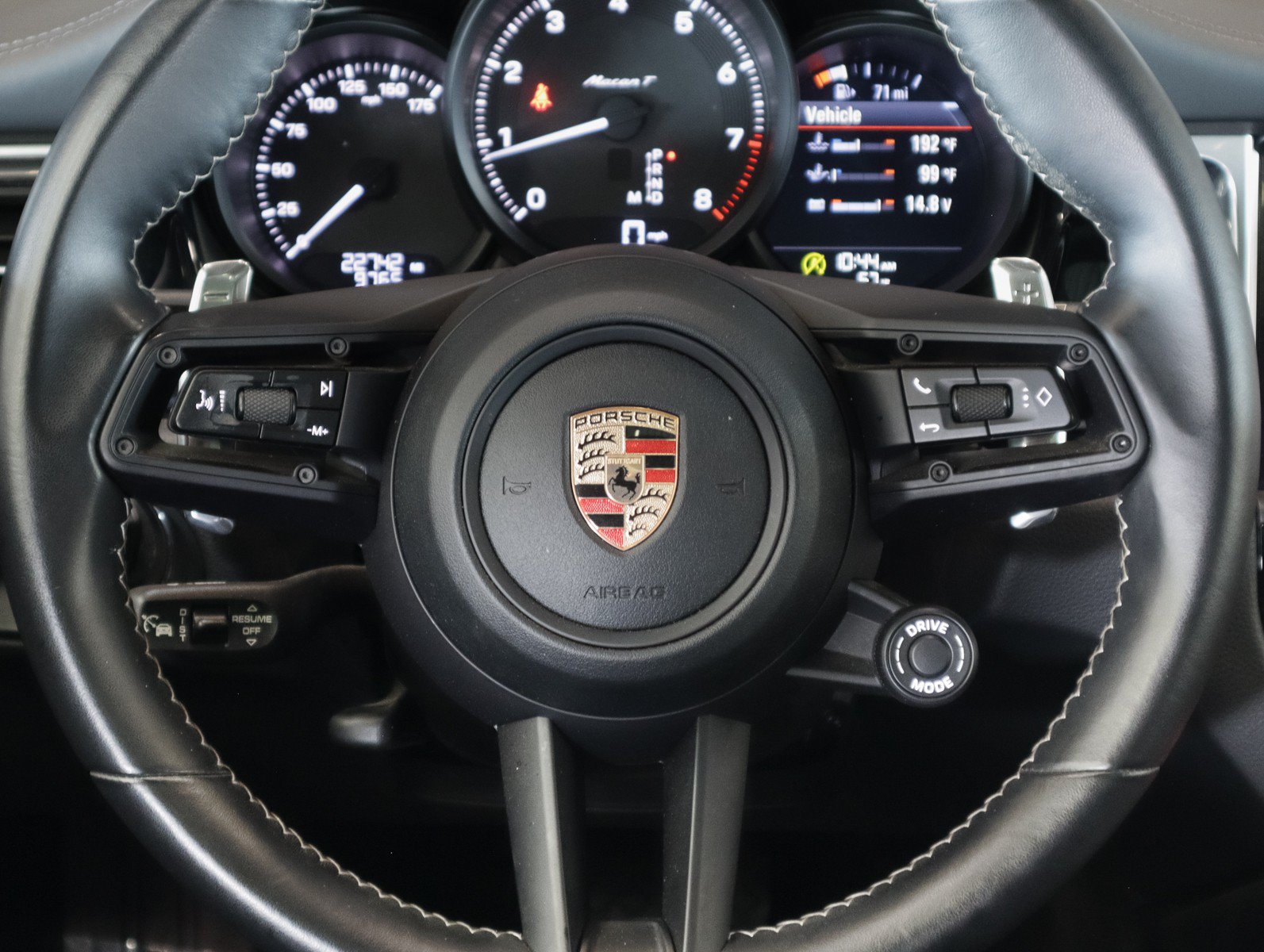 Used 2023 Porsche Macan Turbo AWD/4WD image 17