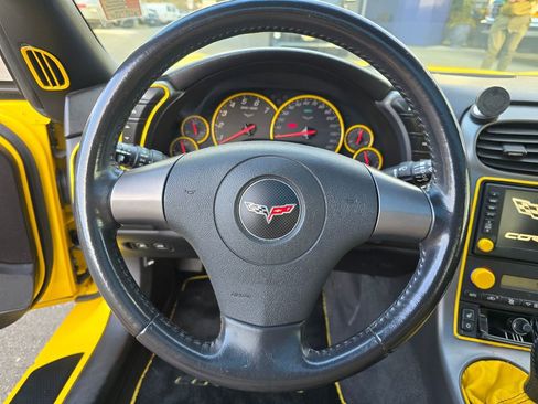 Used 2006 Chevrolet Corvette Coupe w/ Preferred Equipment Group RWD image 20