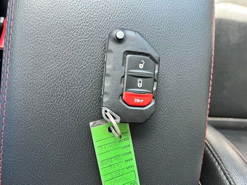 Used 2022 Jeep Gladiator Rubicon AWD/4WD image 38