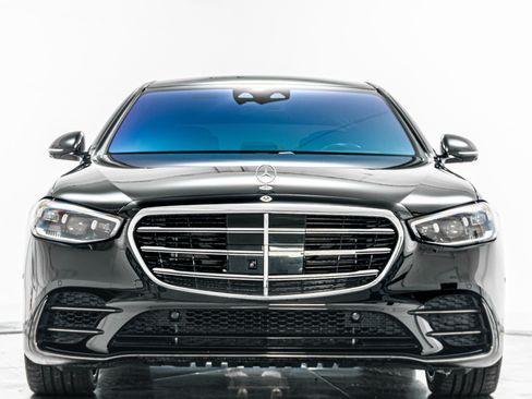 Used 2024 Mercedes-Benz S 580 4MATIC Sedan image 4