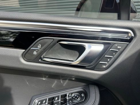 Certified 2026 Porsche Macan AWD/4WD image 20