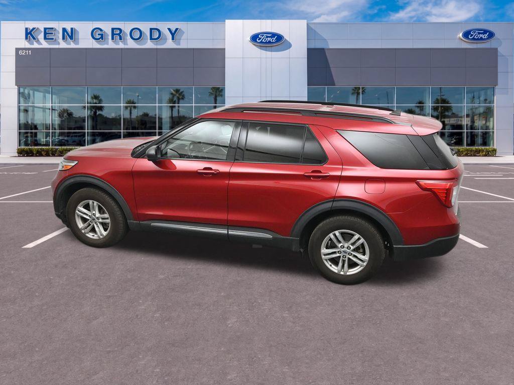 Used 2022 Ford Explorer XLT w/ Equipment Group 202A RWD image 16