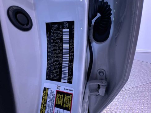 Used 2025 Toyota Camry XLE FWD image 43