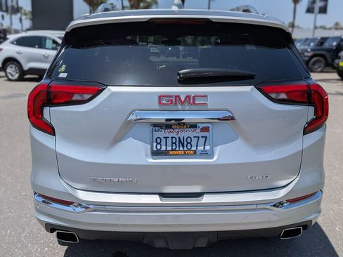 Used 2019 GMC Terrain Denali w/ Advanced Safety Package AWD/4WD image 4