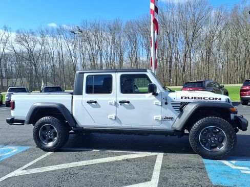 Used 2023 Jeep Gladiator Rubicon w/ Cold Weather Group AWD/4WD image 5