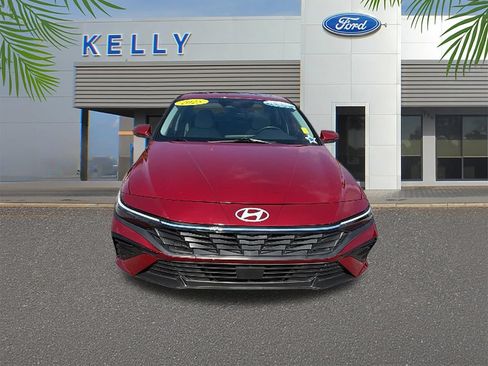 Used 2025 Hyundai Elantra Limited FWD image 8