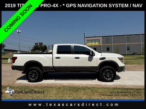 Used 2019 Nissan Titan PRO-4X AWD/4WD image 5