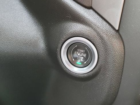 Used 2024 Chevrolet Silverado 2500 Custom w/ Custom Value Package image 28