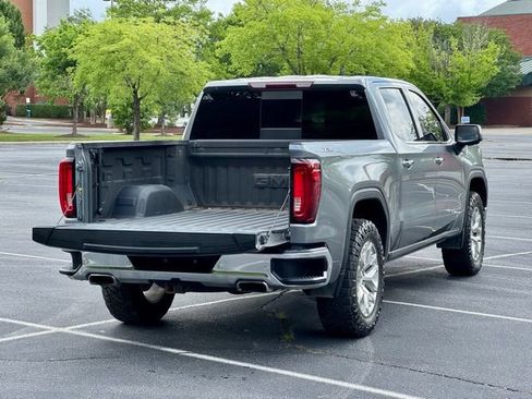 Used 2022 GMC Sierra 1500 SLT w/ SLT Premium Plus Package AWD/4WD image 17