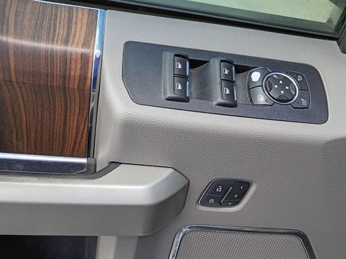 Used 2017 Ford F150 Lariat RWD image 21