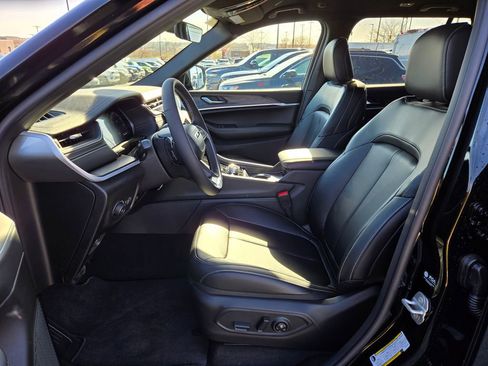 New 2025 Jeep Grand Cherokee Limited image 14