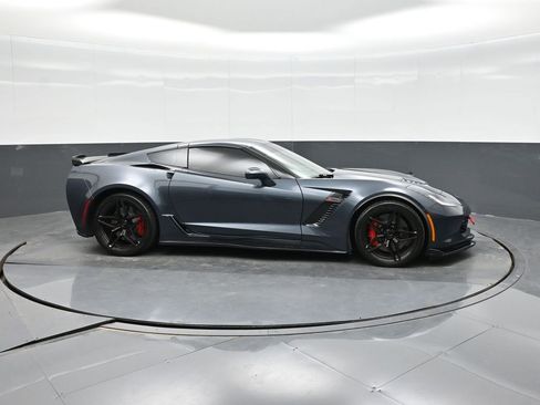Used 2019 Chevrolet Corvette Z06 RWD image 8