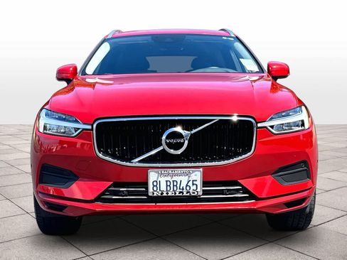 Used 2019 Volvo XC60 T5 Momentum w/ Multimedia Package AWD/4WD image 3