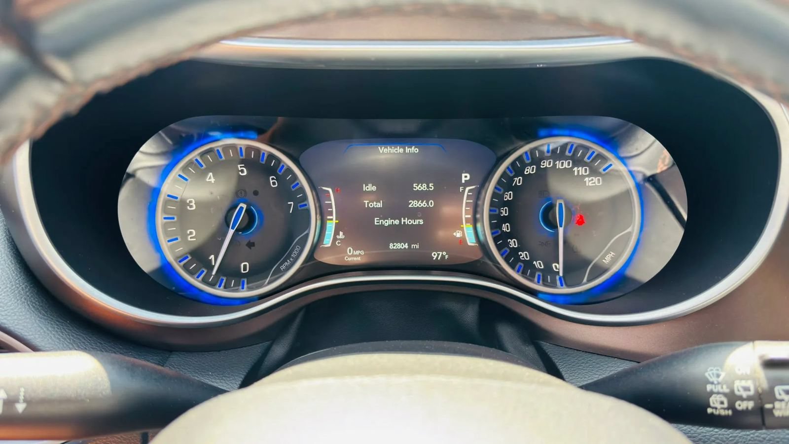Used 2018 Chrysler Pacifica Touring-L Plus FWD image 17