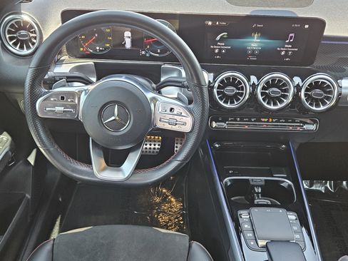 Certified 2023 Mercedes-Benz GLB 250 image 19